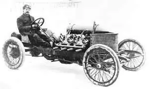 In-1906-Louis-drove-a-Durracq-Christie-V8-to-119.7-mph.