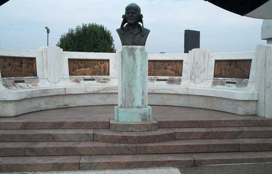 Louis Chevrolet Memorial, Indianapolis Speedway