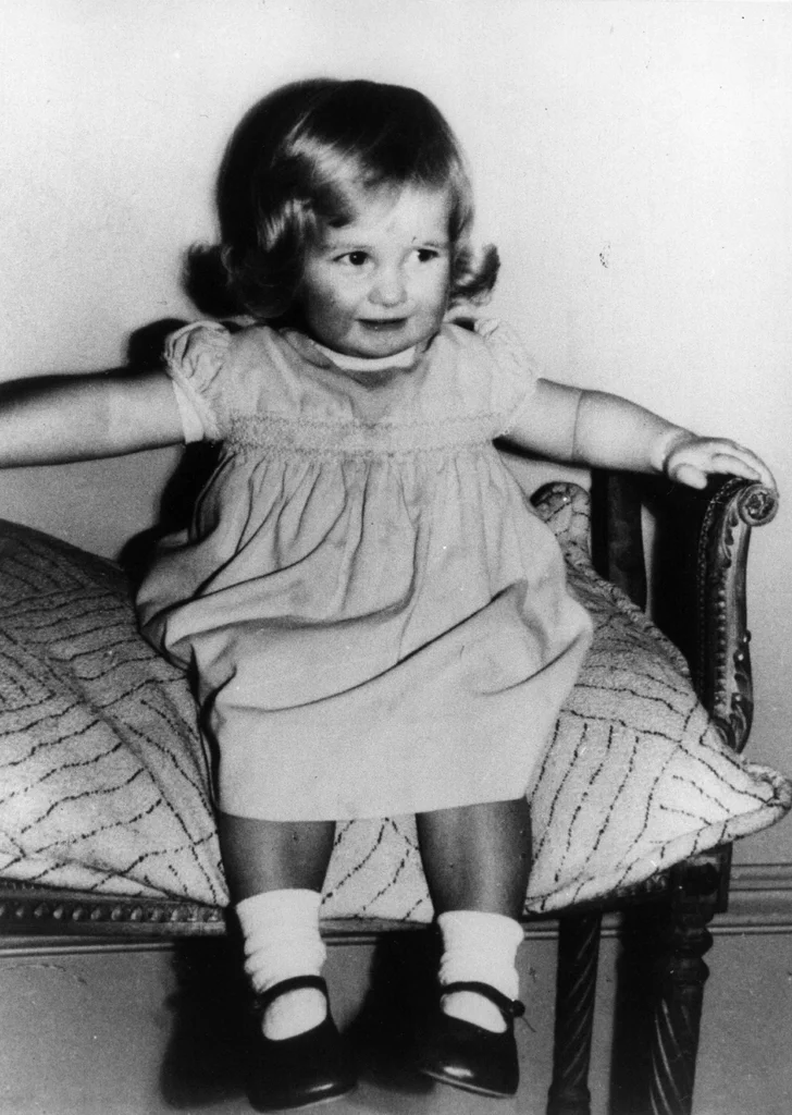 Princess Diana's Precious Childhood Photographs Will Give You a Huge Smile Shutterbulky.com