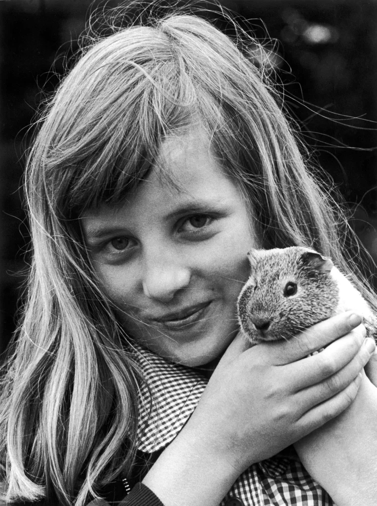 Princess Diana's Precious Childhood Photographs Will Give You a Huge Smile Shutterbulky.com