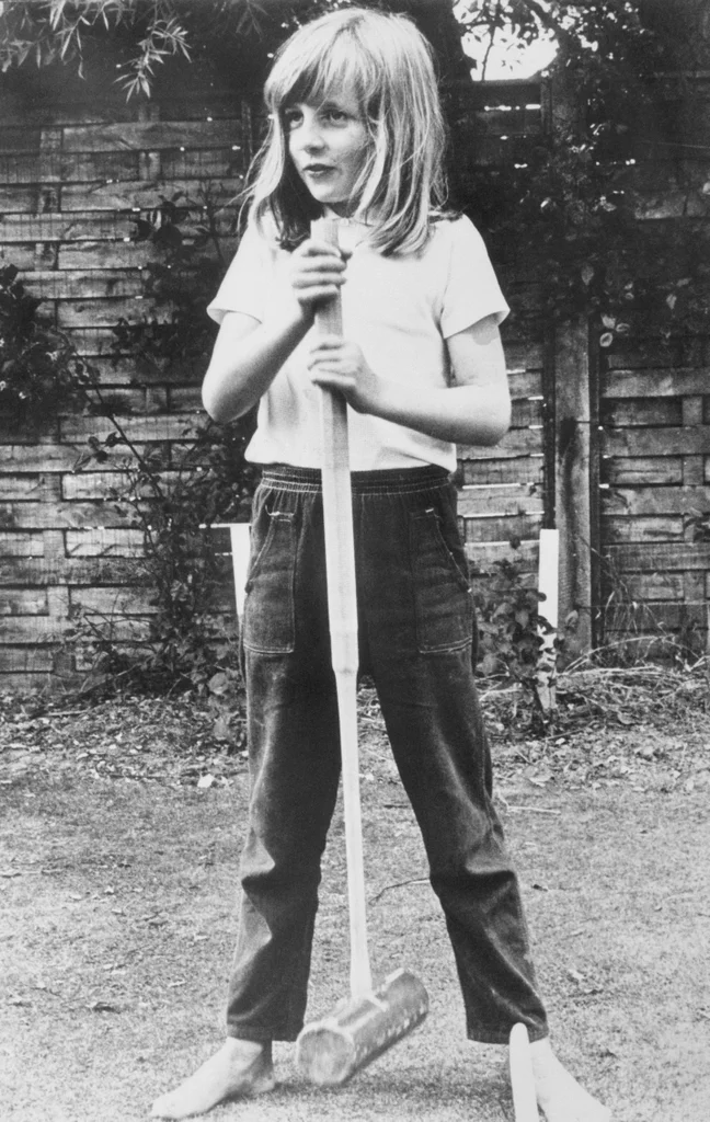 Princess Diana's Precious Childhood Photographs Will Give You a Huge Smile Shutterbulky.com