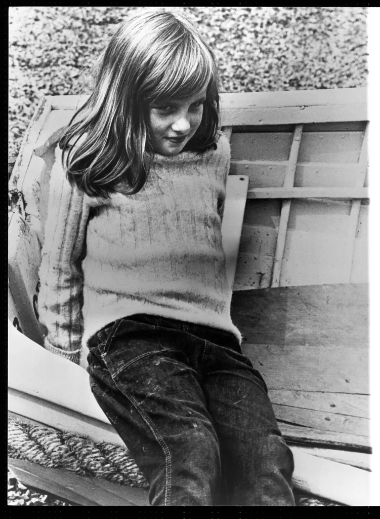 Princess Diana's Precious Childhood Photographs Will Give You a Huge Smile Shutterbulky.com