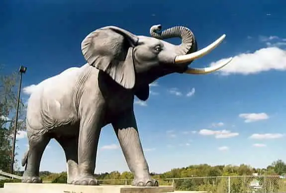 Jumbo the Elephant statue in St. Thomas, Ontario, Canada | Wikipedia