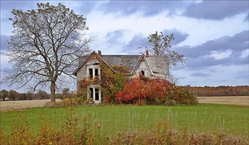 Canada's Most Photographed Guyitt House: Only few Months remains to Visit