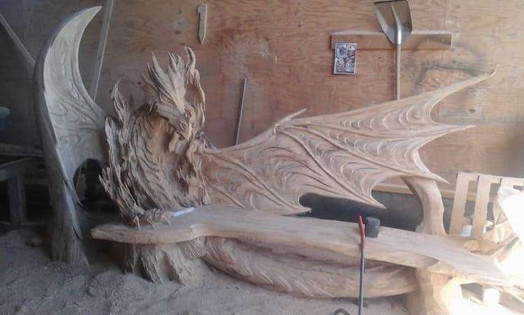 Igor Loskutow, an Estonian chainsaw masters Dragon bench 7