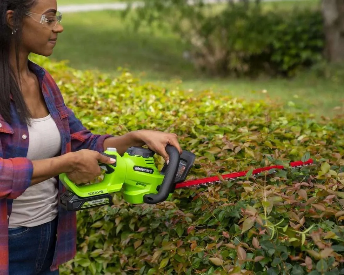 The Best Cordless Hedge Trimmers for Your Lawn ShutterBulky