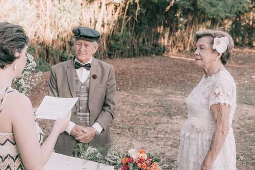 Old Couple Remarry & Retake Photos to Fill Past Regrets