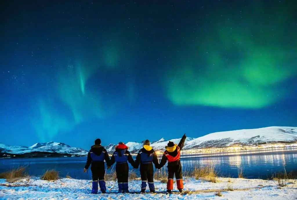 Awestrucking Northern Lights Things to do in alaska