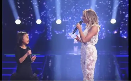 Celebrity Invites Young Girl to Perform You Raise Me Up 1